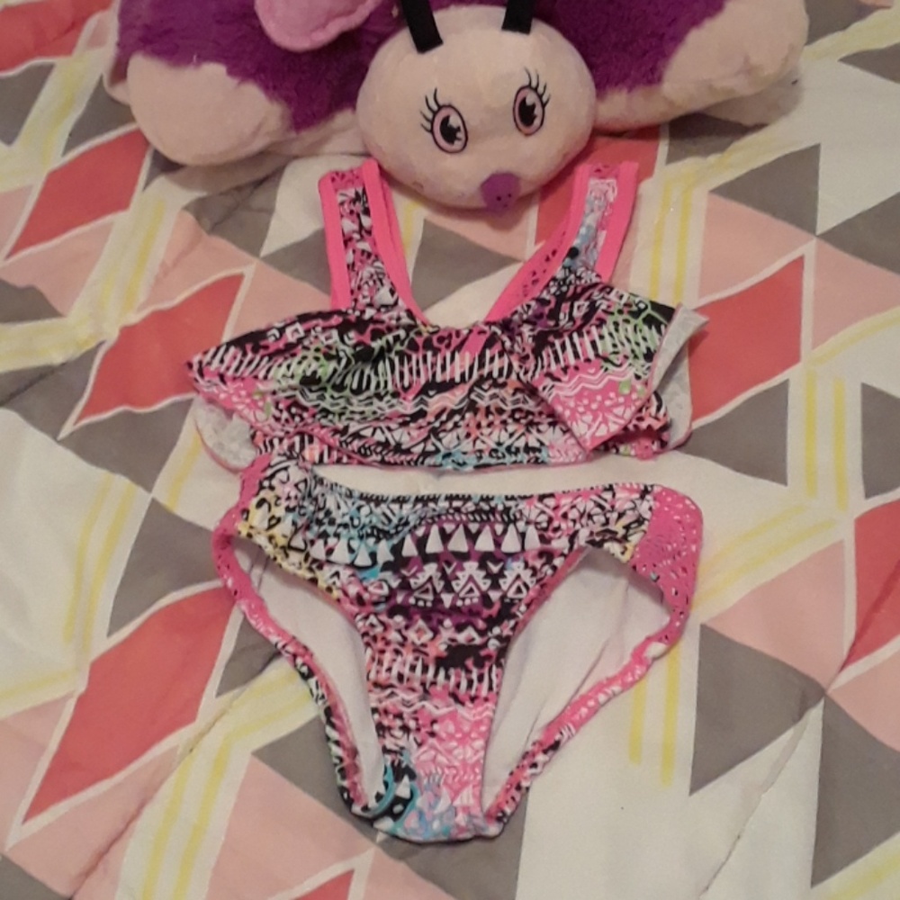 Girl's swimming suit
